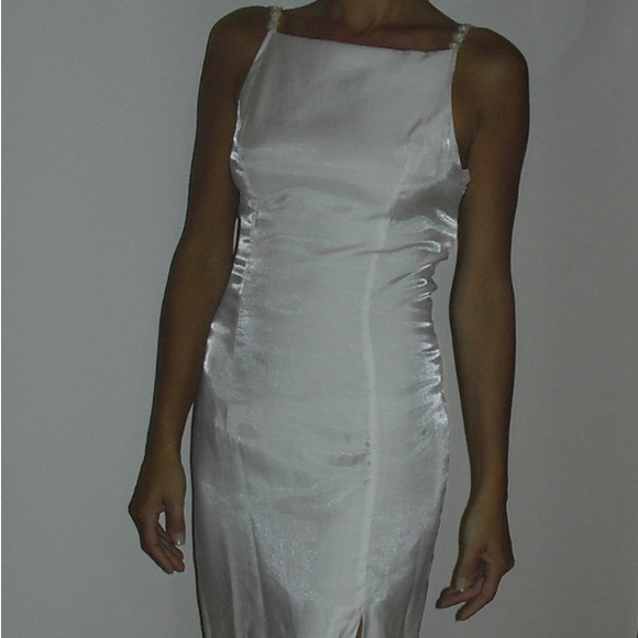 Off white satindress long with strap pearl - Picture 3 of 7